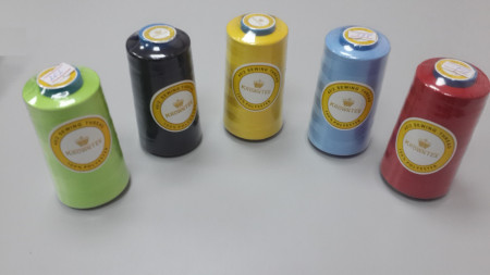 Нитки 40/2 Швейные нитки 100% полиэстер в Пензе