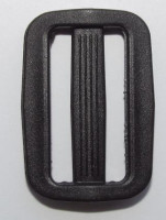 Пряжка 2-х щелевая пластик шир.40мм №8826 (1000шт)