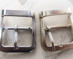 Металлическая пряжка "ММ" № 001 (20х30)